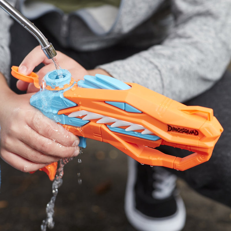 Laad de afbeelding in de Gallery-viewer, NERF SUPER SOAKER DinoSquad Raptor Surge Water Blaster