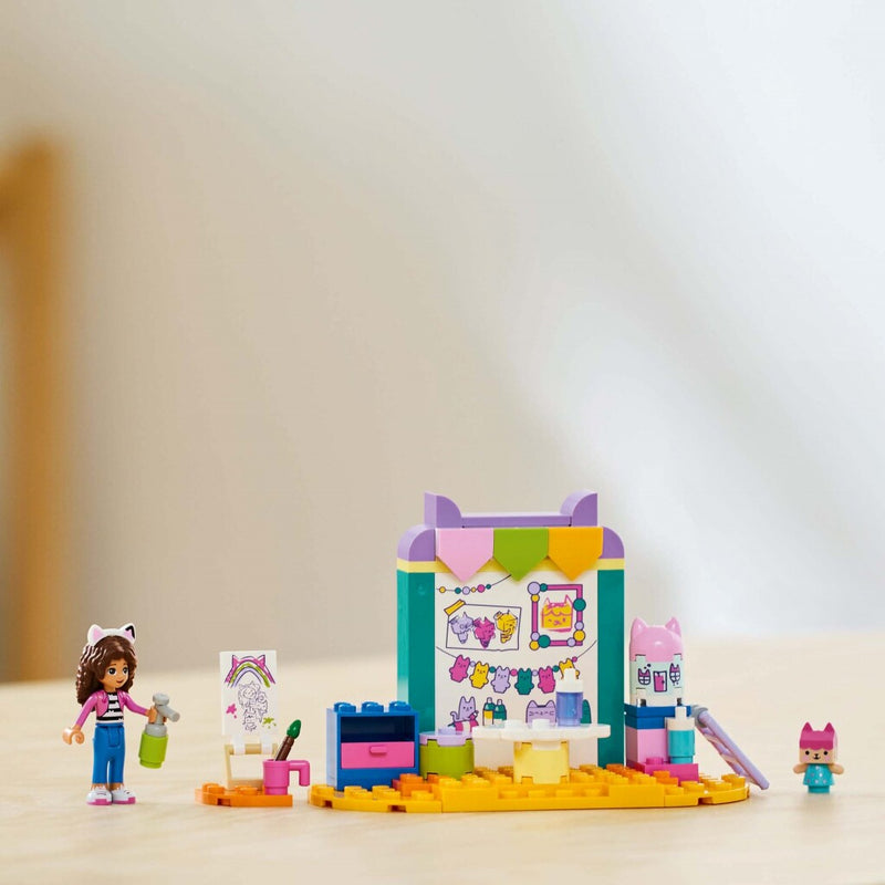 Laad de afbeelding in de Gallery-viewer, Lego 10795 Gabby's Dollhouse Knutselen Met Babykit