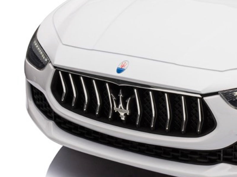 Laad de afbeelding in de Gallery-viewer, Maserati Ghibli - Wit