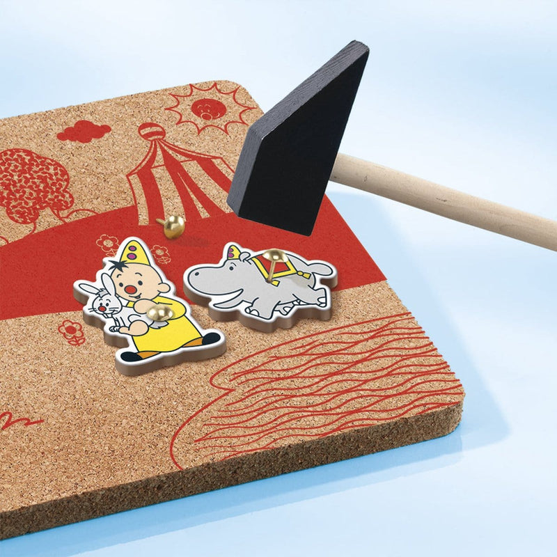 Laad de afbeelding in de Gallery-viewer, BUMBA: TIMMERSET "BUMBA" MET FIGUREN EN 2 ZIJDIGE KURKPLAAT