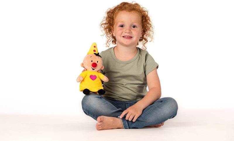 Laad de afbeelding in de Gallery-viewer, BUMBA: POPJE IN PLUCHE 20CM "BUMBA"