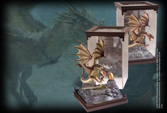 Laad de afbeelding in de Gallery-viewer, Harry Potter: Fantastic Beasts - Magical Creatures Hungarian Horntail