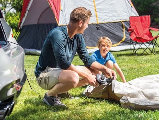 Laad de afbeelding in de Gallery-viewer, Intex Elektrische Opblaaspomp 12V / 230V