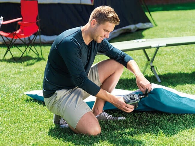 Laad de afbeelding in de Gallery-viewer, Intex Opblaaspomp Op Batterijen