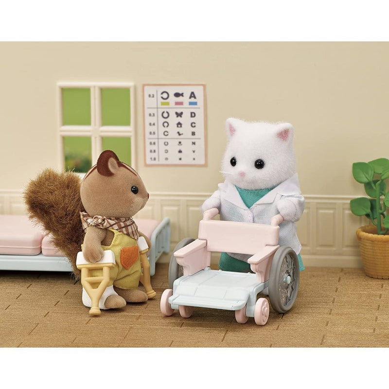 Laad de afbeelding in de Gallery-viewer, Sylvanian Families 5705 Dokter Speelset
