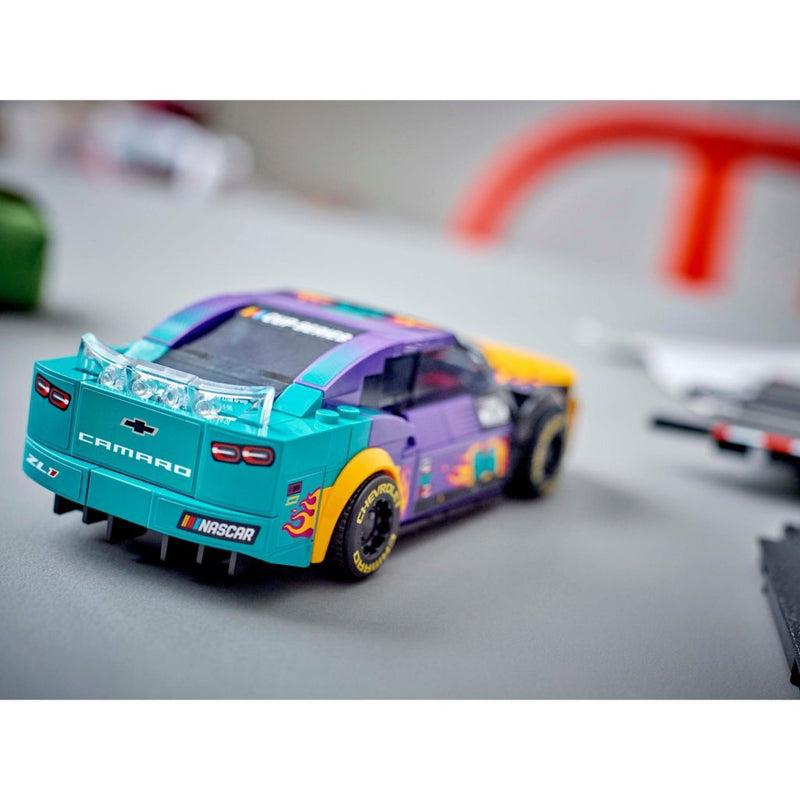 Laad de afbeelding in de Gallery-viewer, Lego Speed Champions 76935 Nascar Chevrolet Camaro
