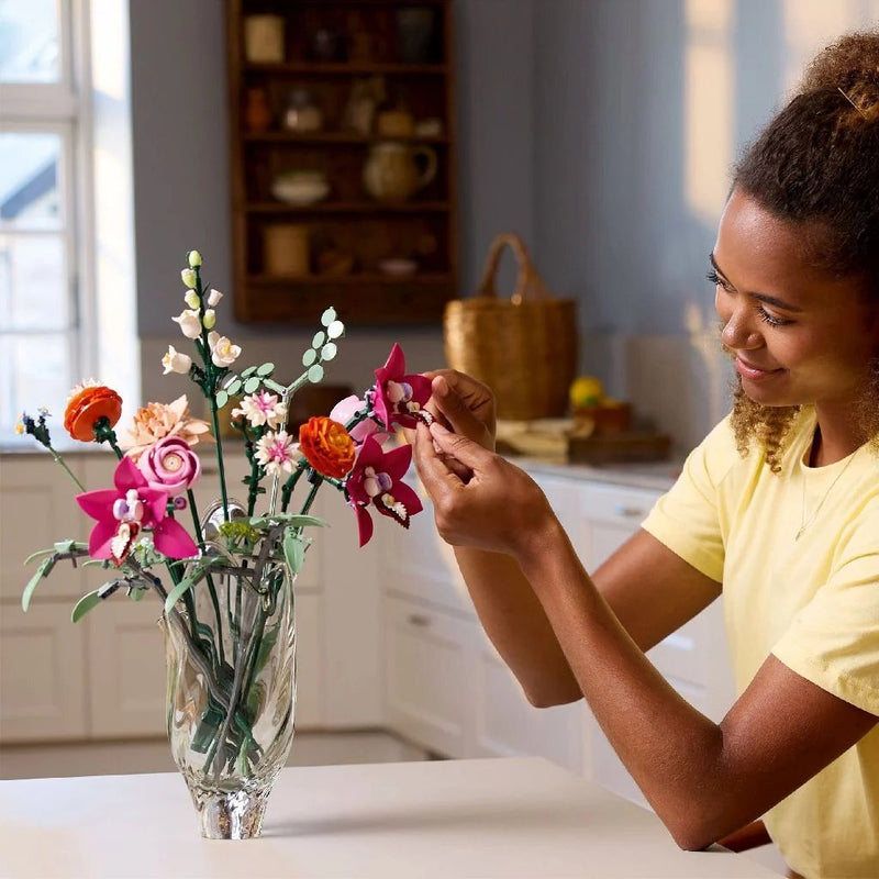 Laad de afbeelding in de Gallery-viewer, Lego Botanicals 10342 Roze Boeket
