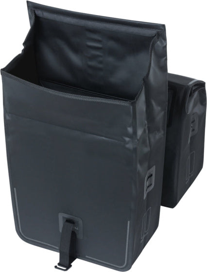 Laad de afbeelding in de Gallery-viewer, Basil Dubbele Fietstas Urban Dry 50 Liter Zwart - 17659
