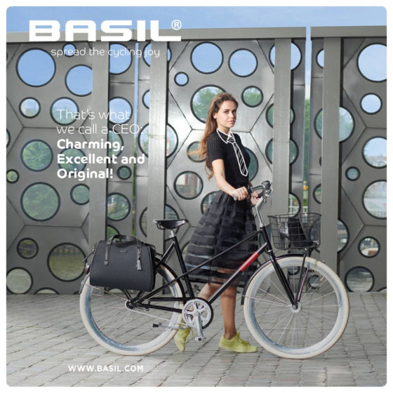 Laad de afbeelding in de Gallery-viewer, Basil Fietsschoudertas Noir 17 Liter Zwart – 17662
